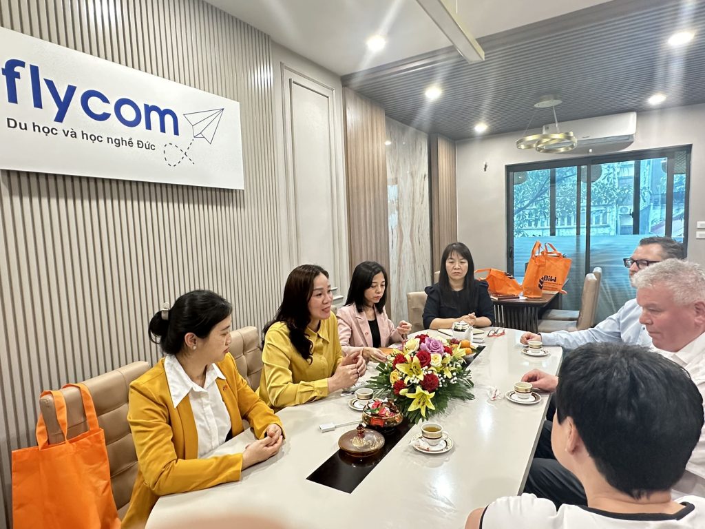 Mở Cánh Cửa Cho Ngành Xây Dựng Tại Đức - Flycom Tiếp Đón Đối Tác Bang Thüringen 7 b3afc2240ca8a0f6f9b91 Du Học và Học Nghề Đức