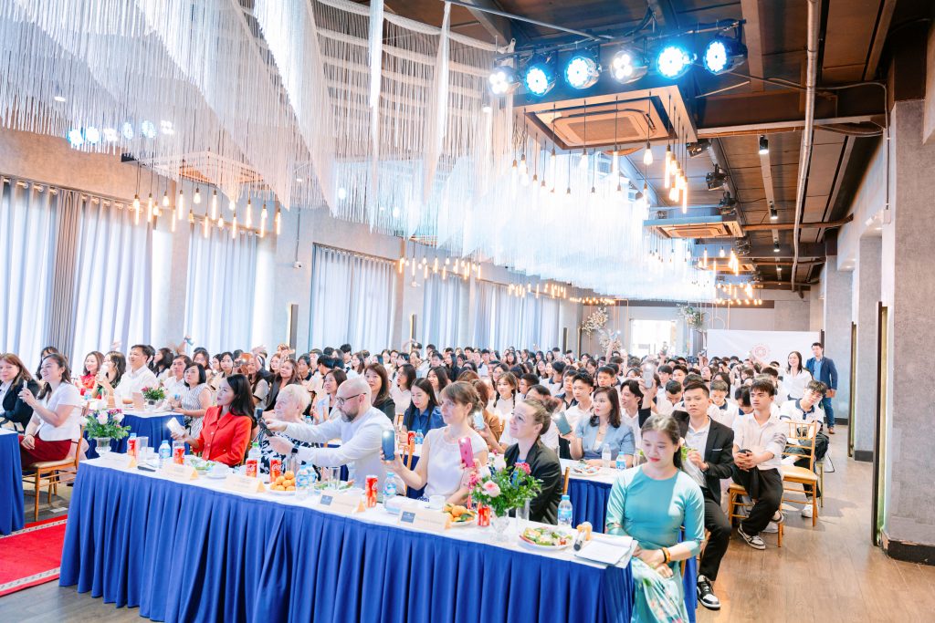 Hội Thảo: Du Học Nghề Đức: Cơ Hội Và Thách Thức - DEINE ZUKUNFT IN DEUTSCHLAND 2025 8 DSC07367 Du Học và Học Nghề Đức