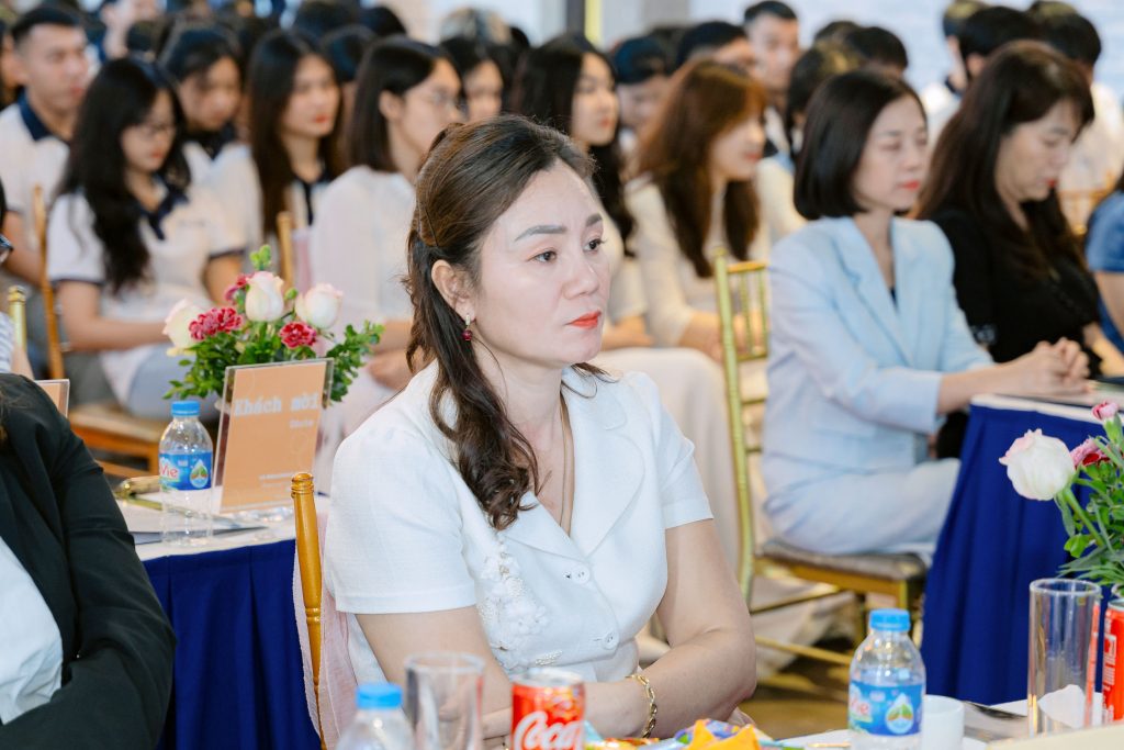 Hội Thảo: Du Học Nghề Đức: Cơ Hội Và Thách Thức - DEINE ZUKUNFT IN DEUTSCHLAND 2025 6 DSC07414 Du Học và Học Nghề Đức