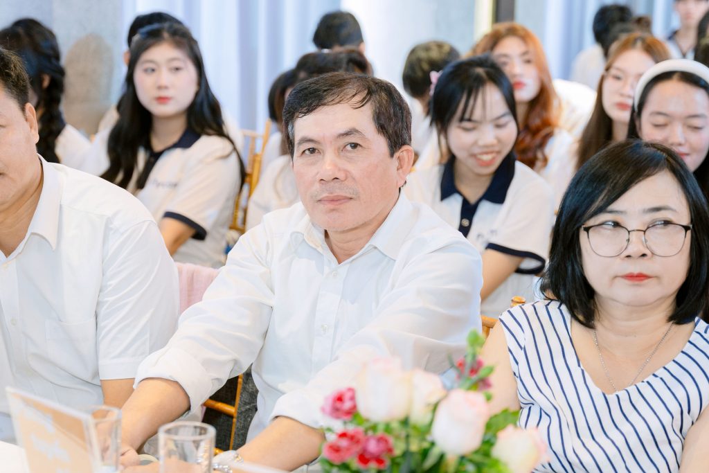 Hội Thảo: Du Học Nghề Đức: Cơ Hội Và Thách Thức - DEINE ZUKUNFT IN DEUTSCHLAND 2025 5 DSC07418 Du Học và Học Nghề Đức