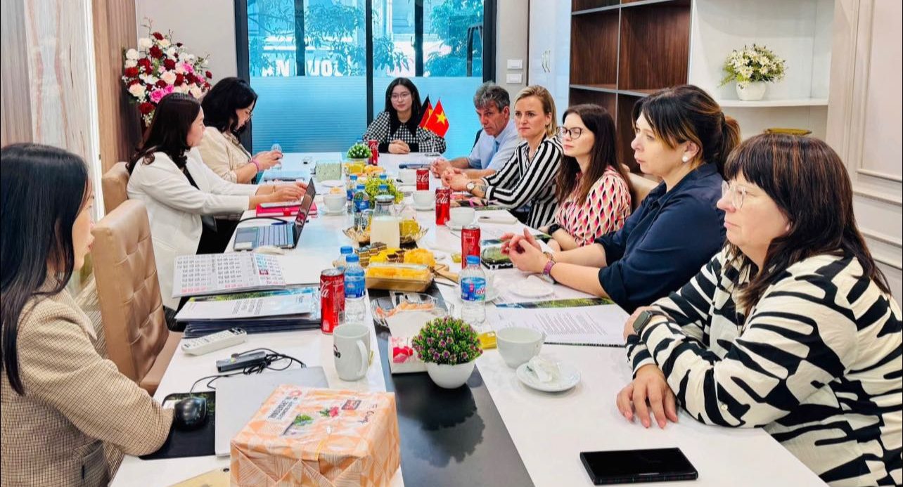 Đoàn Doanh Nghiệp Đức Tuyển Dụng Trực Tiếp Học Viên Flycom Cho Kỳ Nhập Học 2026 1 doanh nghiệp đức